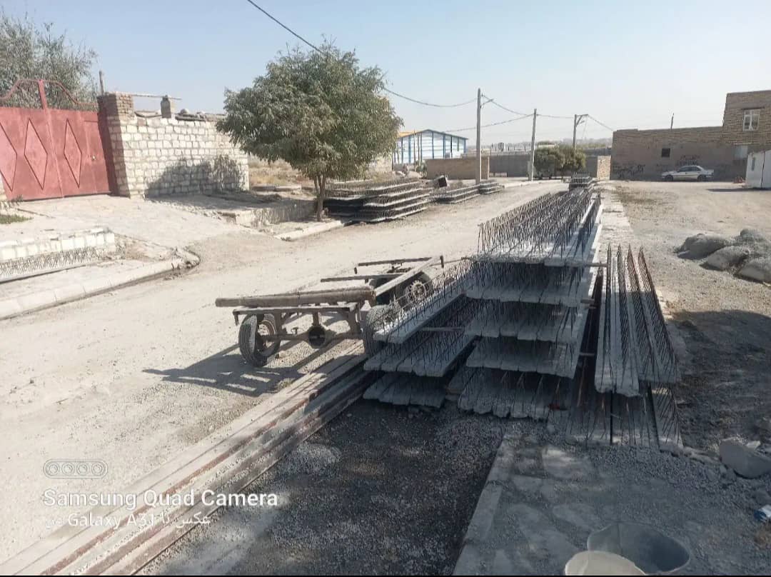 تولید و فروش تیرچه بتنی و پایه فنس کاظمی در کرمانشاه